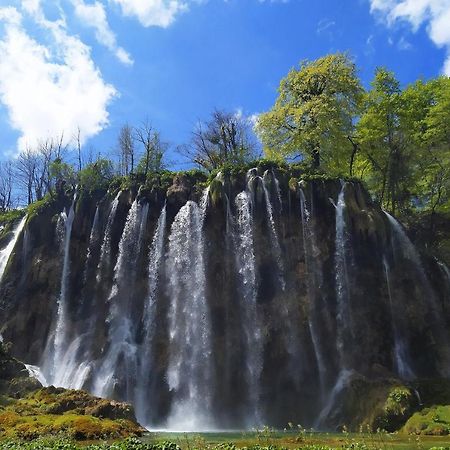 Готель Plitvice Streaming Prijeboj Екстер'єр фото